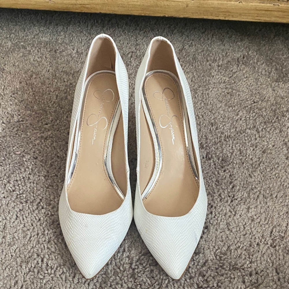 Jessica Simpson White Pointed Toe Heels